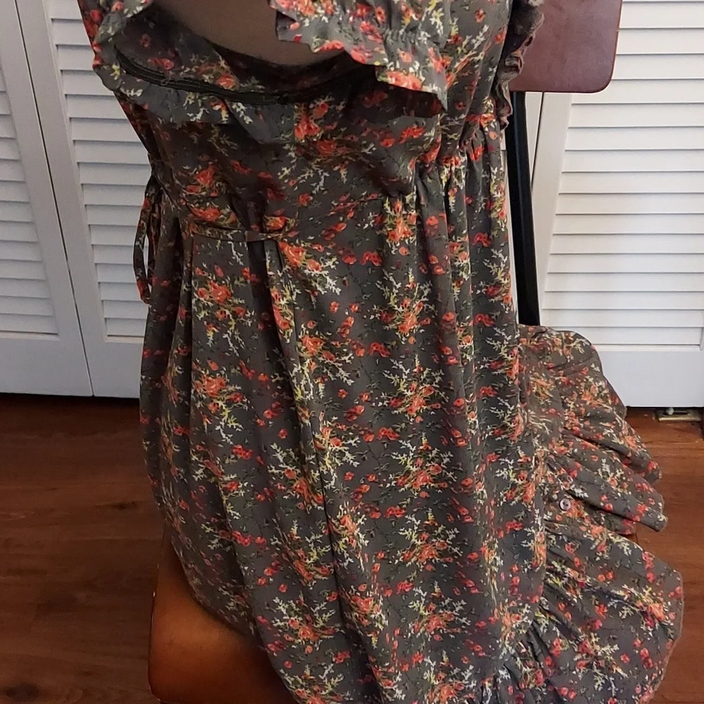 Floral Ruffle Dress - Picture 6 of 7